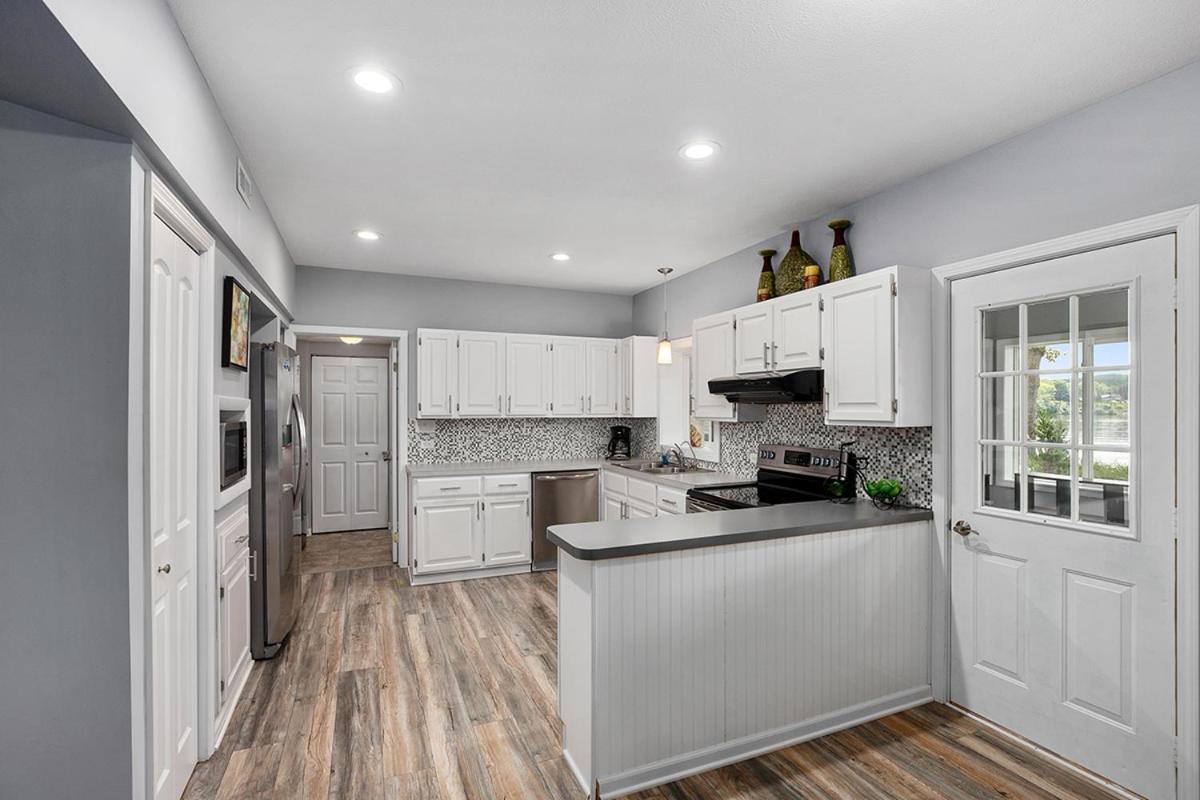 Lakeside Getaway With Dock, Firepit, Grill Newaygo المظهر الخارجي الصورة
