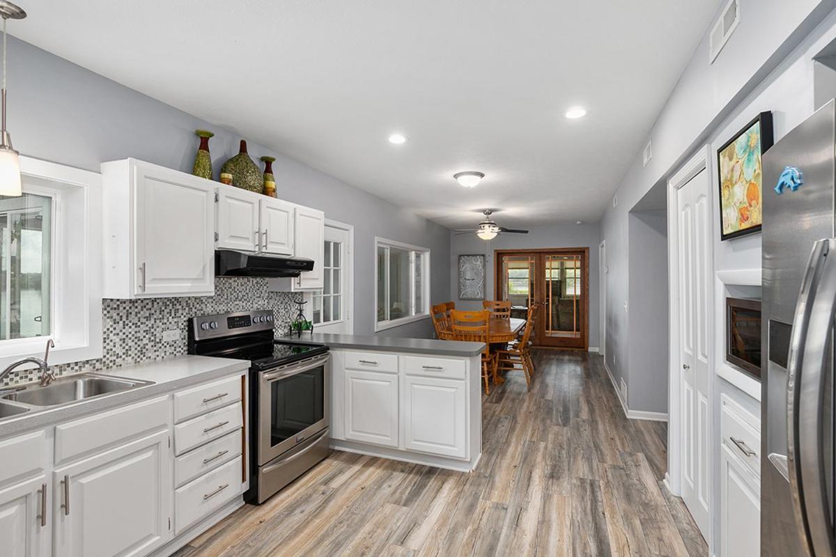 Lakeside Getaway With Dock, Firepit, Grill Newaygo المظهر الخارجي الصورة