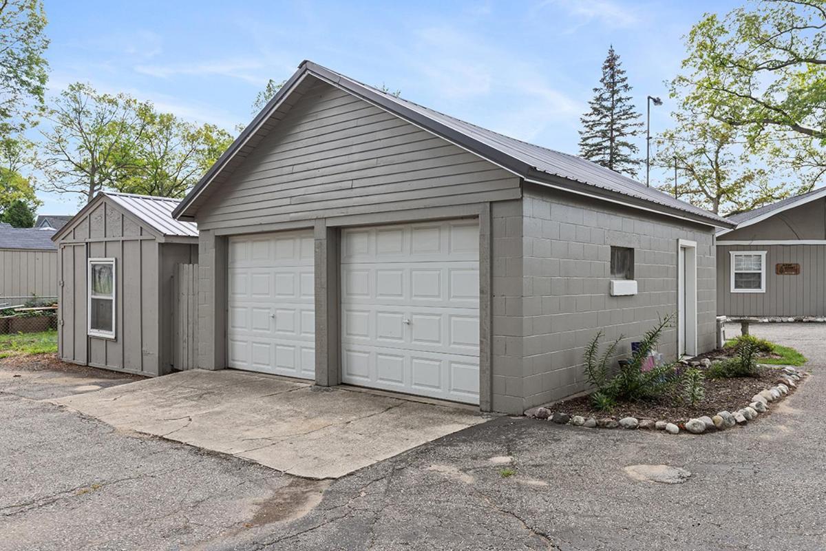 Lakeside Getaway With Dock, Firepit, Grill Newaygo المظهر الخارجي الصورة