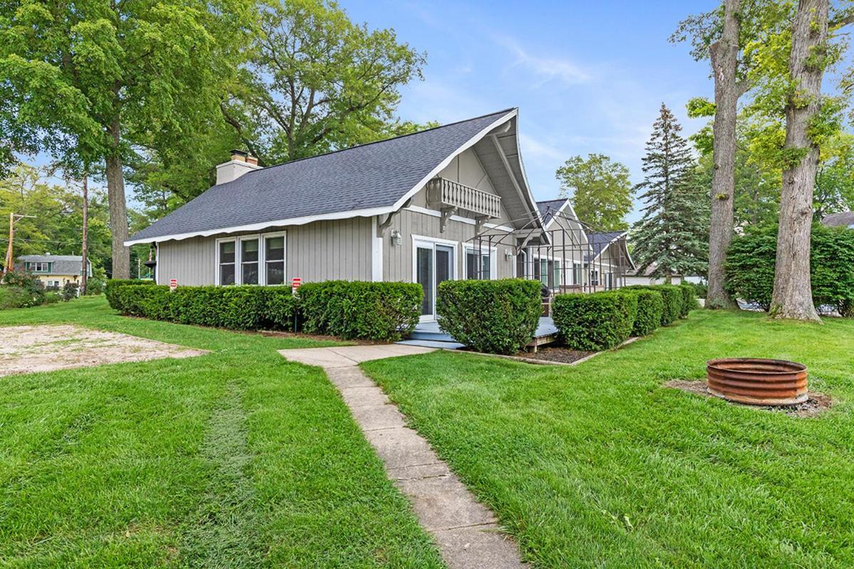 Lakeside Getaway With Dock, Firepit, Grill Newaygo المظهر الخارجي الصورة